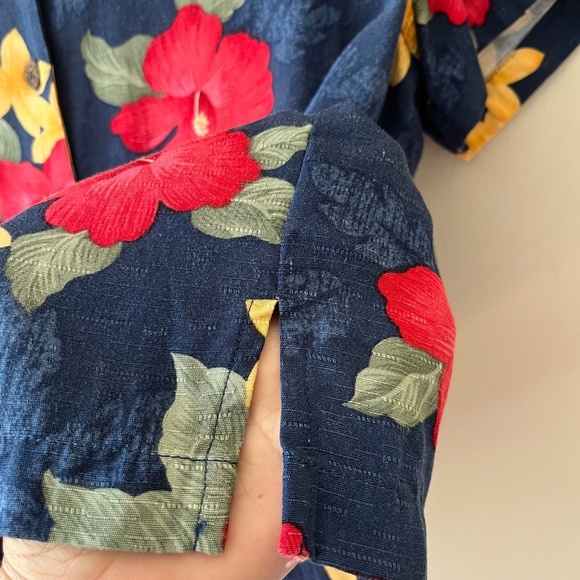 Caribbean Joe Sz M Hawaiian Shirt Blue Red Floral Aloha Button Up Short Sleeve - Picture 4 of 7